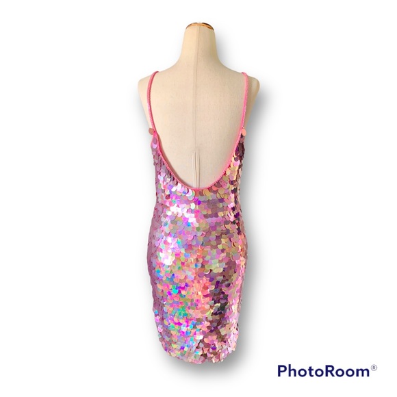 Hannah Montana’s Wardrobe, pink sequin dress - Picture 4 of 13